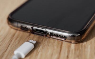 Featured Article : Risks or Benefits of Charging Devices Overnight?