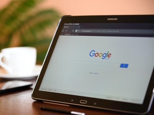 Tech News : Google Sacks Engineer Who Said AI Chatbot Was Sentient