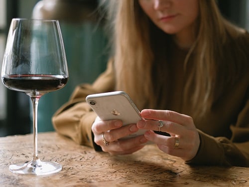 Tech-Insight : Merry Messages (Tipsy Texting) : Don’t Do It!
